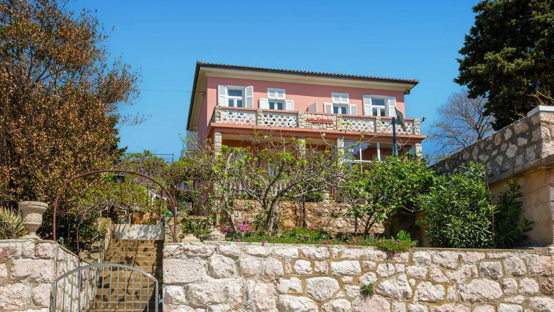 2 Bedroom Stunning Apartment In Novi Vinodolski